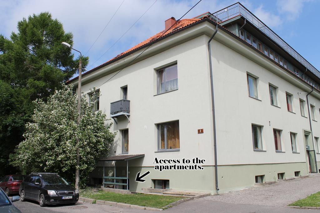 Ohtu Poik 2 City Center Basement Apartment Pärnu Exterior photo